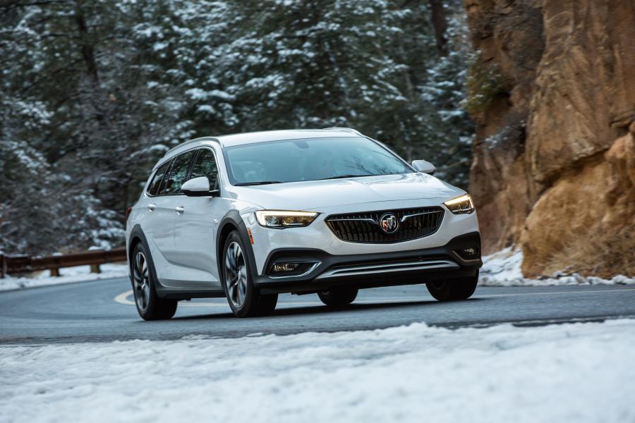  Buick Regal TourX 2017 года  (NA) (фото 26 из 61)